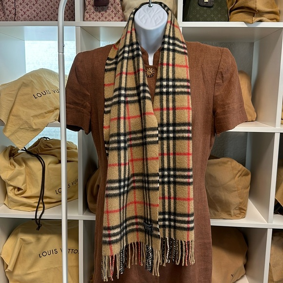 🔥 Gorgeous Vintage Burberrys Scarf Nova Check Tan - Picture 1 of 5
